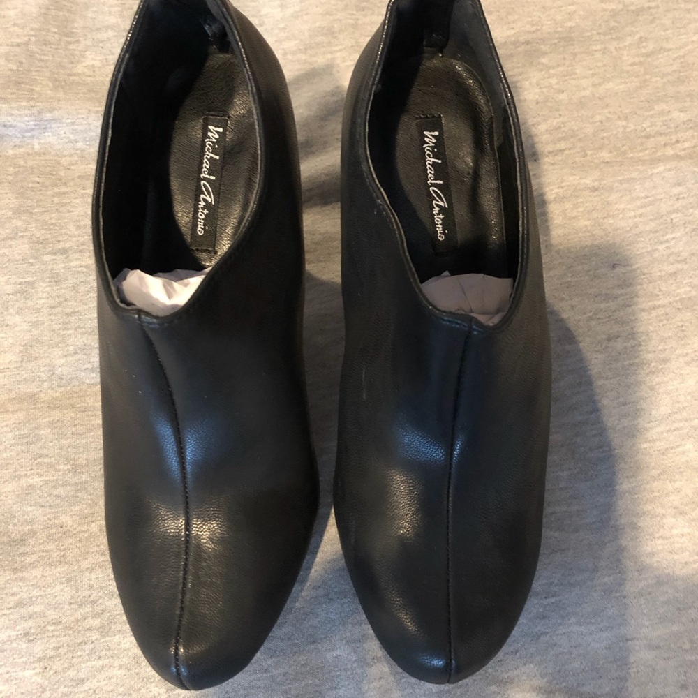 🎉SALE🎉 “NIB” Michael Antonio Amika Ankle Boots